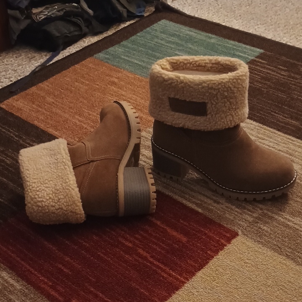 Brown Boots Size 6 1/2 True.To Fit